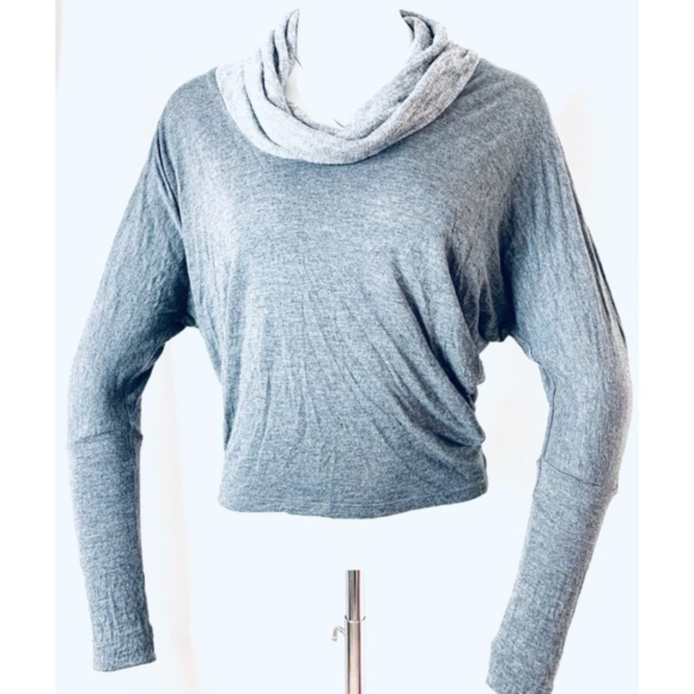 Bebe Mock Neck Short (tad cropped) Sweater *D310*